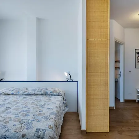 Condominio Silente E Apartamento